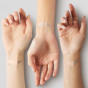 COVERGIRL Simply Ageless 3-in-1 Liquid Foundation - Creamy Natural 220 18