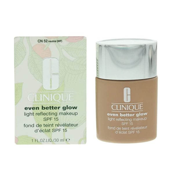 Clinique Even Better Glow Light Reflecting Makeup SPF 15 Foundation CN 52 Neutral, 30 ml 9